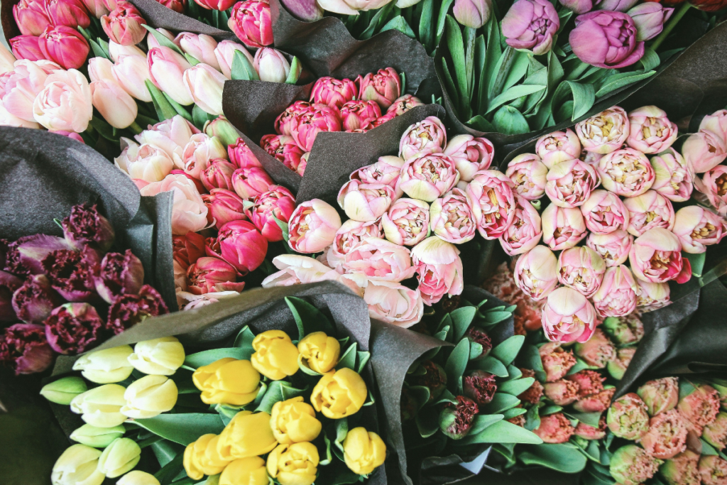 The Best Times Of The Year To Buy Discounted Flowers In The UAE Parfumella