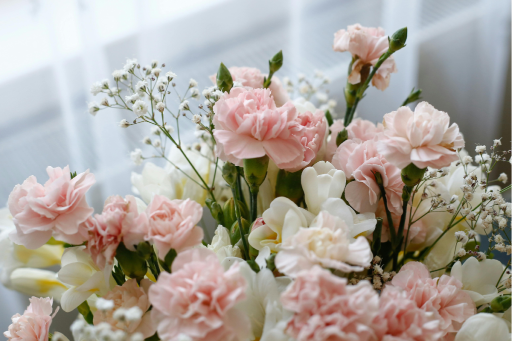 Top Affordable Flower Combinations For Everyday Gifting