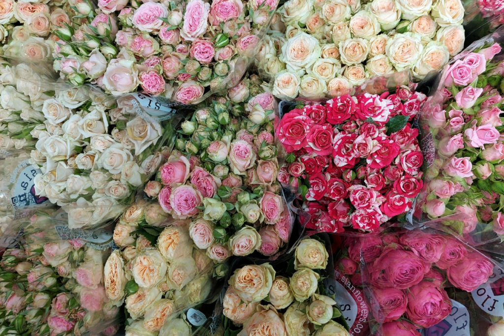Top Affordable Flower Combinations For Everyday Gifting UAE