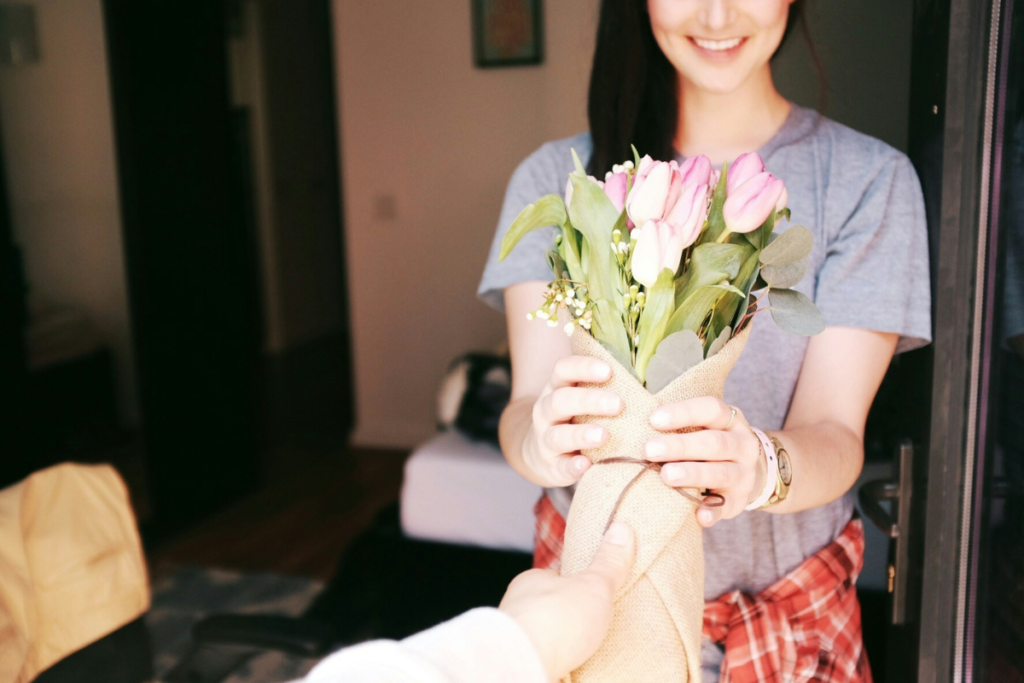 How To Order Flowers From Abroad And Deliver In The UAE Without Overspending Dubai