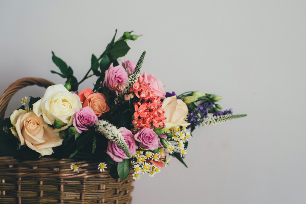 How To Order Flowers From Abroad And Deliver In The UAE Without Overspending Sharjah
