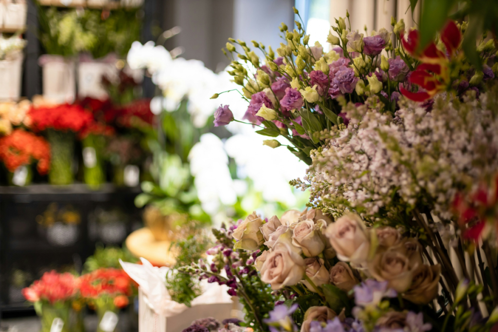 How To Pick Long Lasting Flowers For Your Home On A Budget UAE