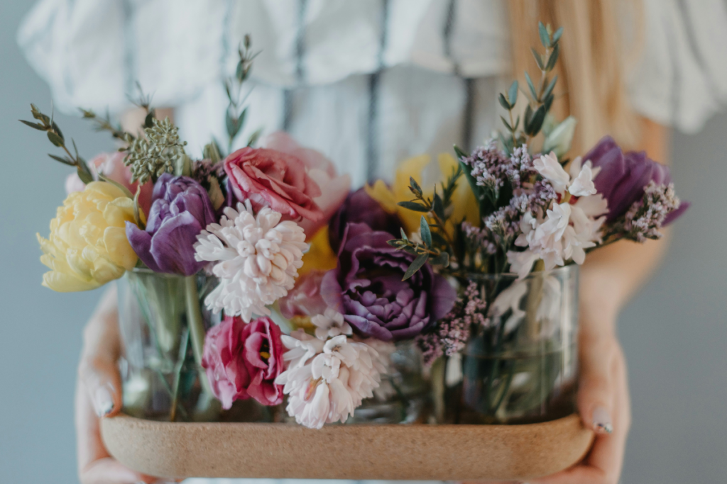 Thoughtful Housewarming Gift Ideas That Never Fail
