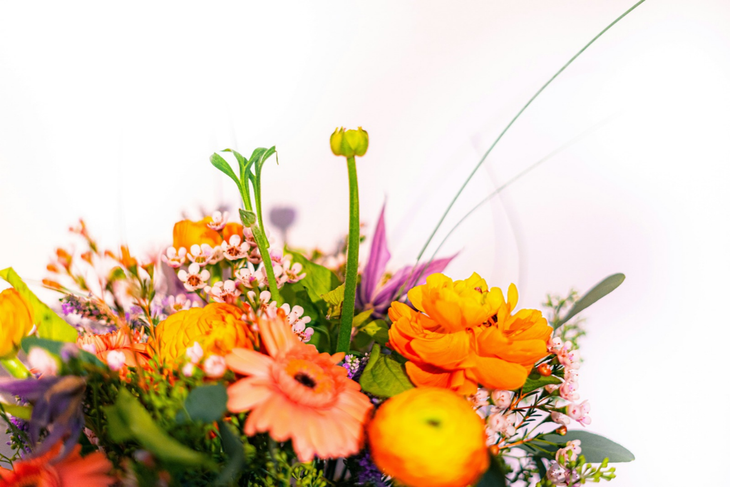 How to Order Flowers From Abroad & Deliver in the UAE Without Overspending 4